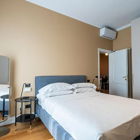 Burchiello Chic Stay-with View In Quiet