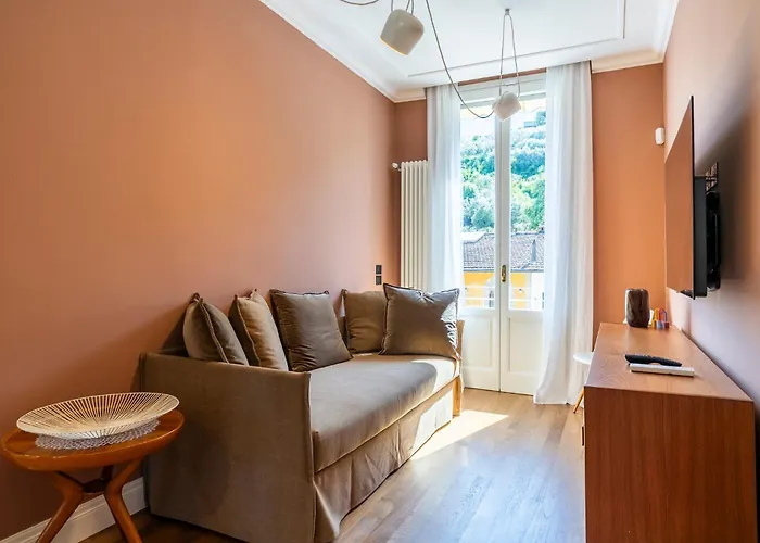 Burchiello Chic Stay-with View In Quiet